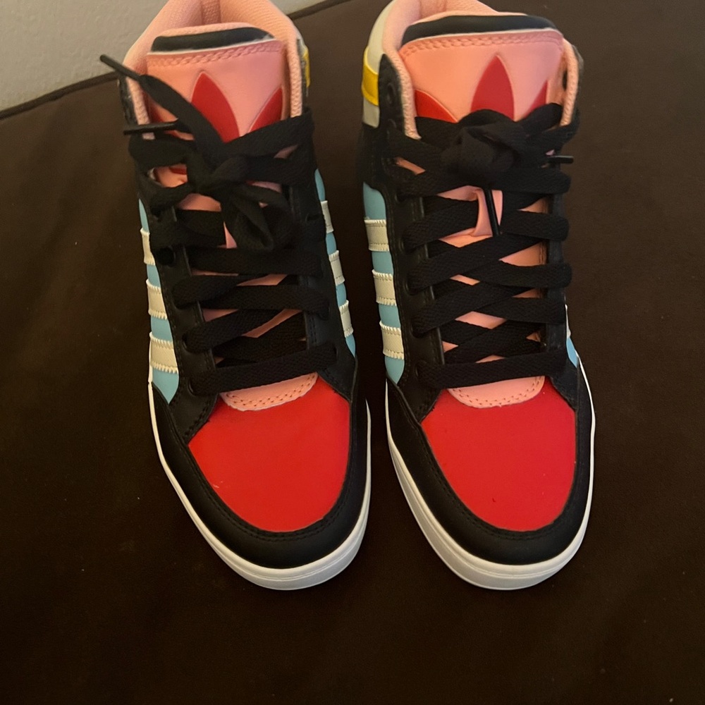Adidas - Picture 2 of 3